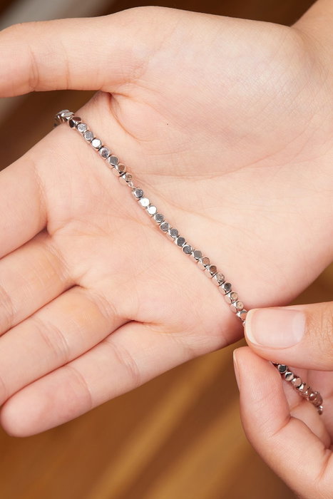 Heliophilia Silver Pulsera de Metal Plata con Revestimiento de Laca Heliophilia Silver Pulsera de Metal Plata con Revestimiento de Laca